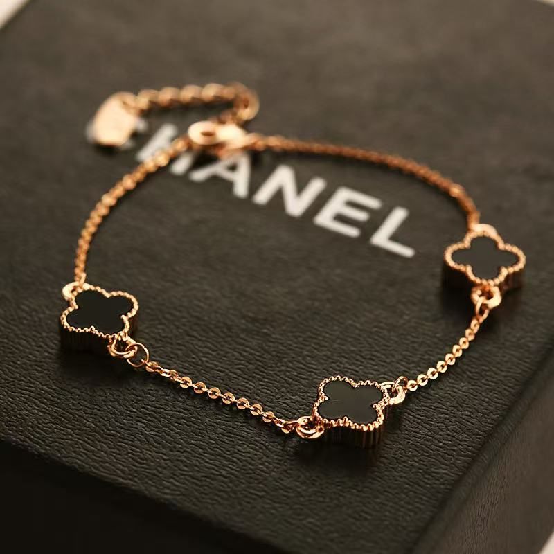 Bracelet View 3